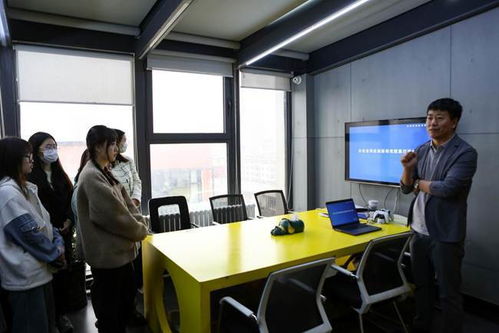 產(chǎn)學聯(lián)動，創(chuàng)新啟航 吉林動畫學院設計與產(chǎn)品學院師生赴擺渡創(chuàng)新工場參觀學習